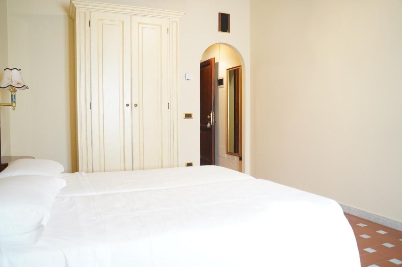Hotel Fantastic Garden - Firenze Nord Sesto Fiorentino Esterno foto